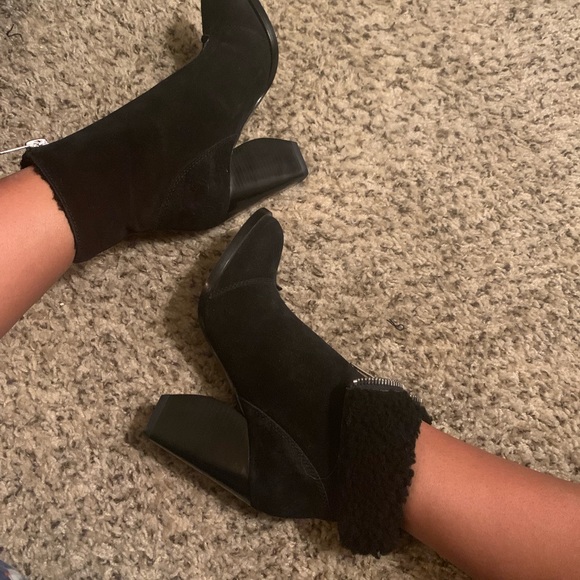 Marc by Marc Jacobs Shearling lined boots - Picture 3 of 3